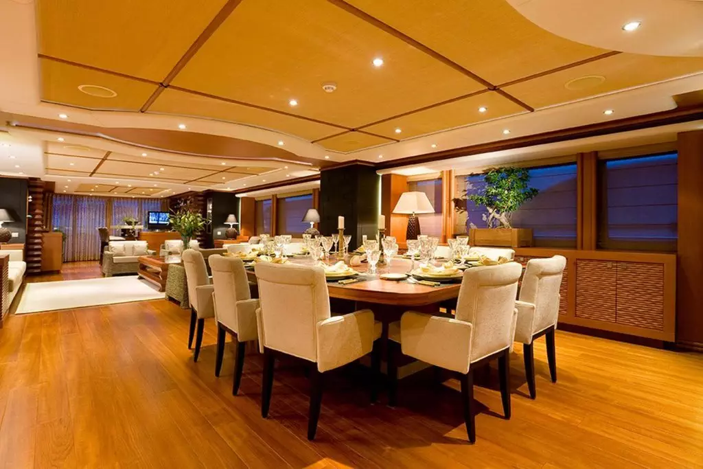 superyacht dining room